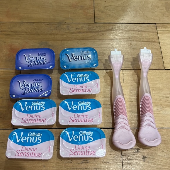 Venus Razers - Picture 2 of 7